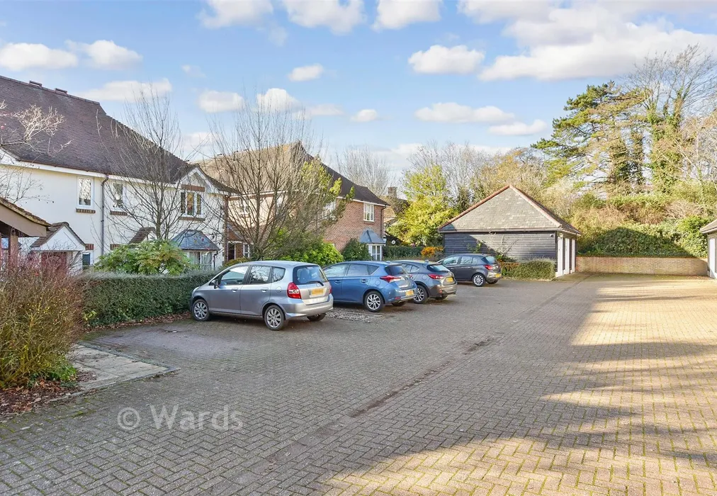 Driveway/Parking - Old Ashford Road, Lenham, Maidstone, Kent - Wards of Kent