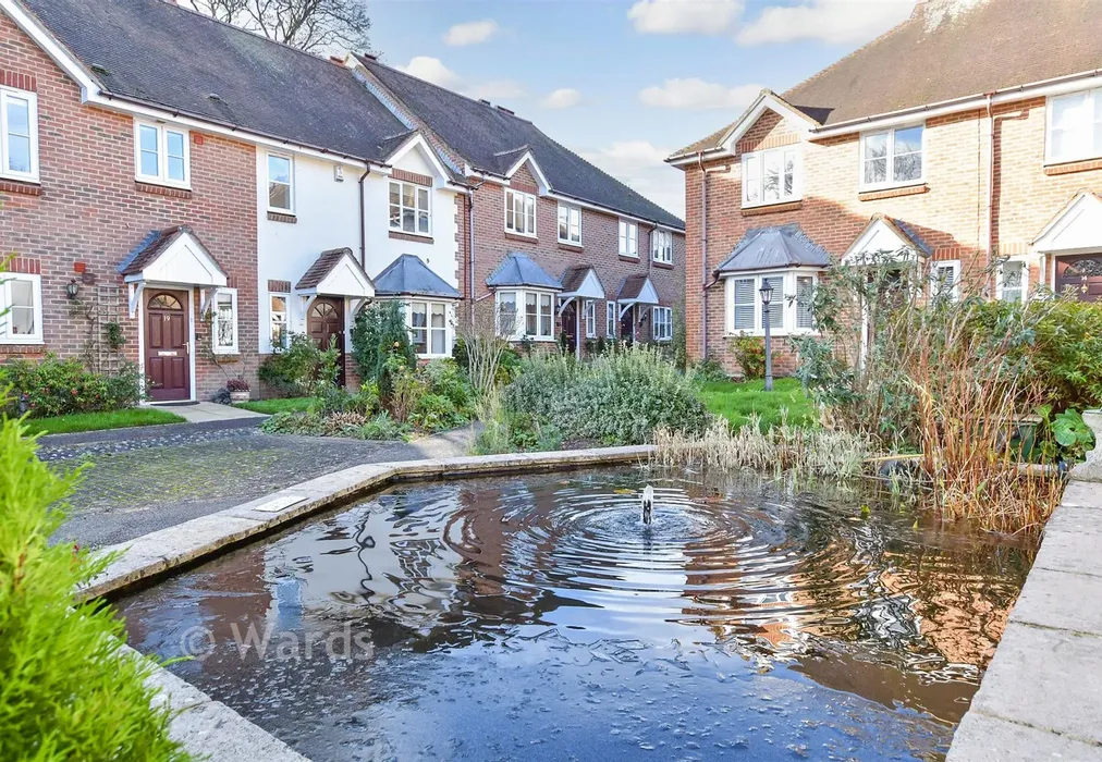 Communal Gardens - Old Ashford Road, Lenham, Maidstone, Kent - Wards of Kent