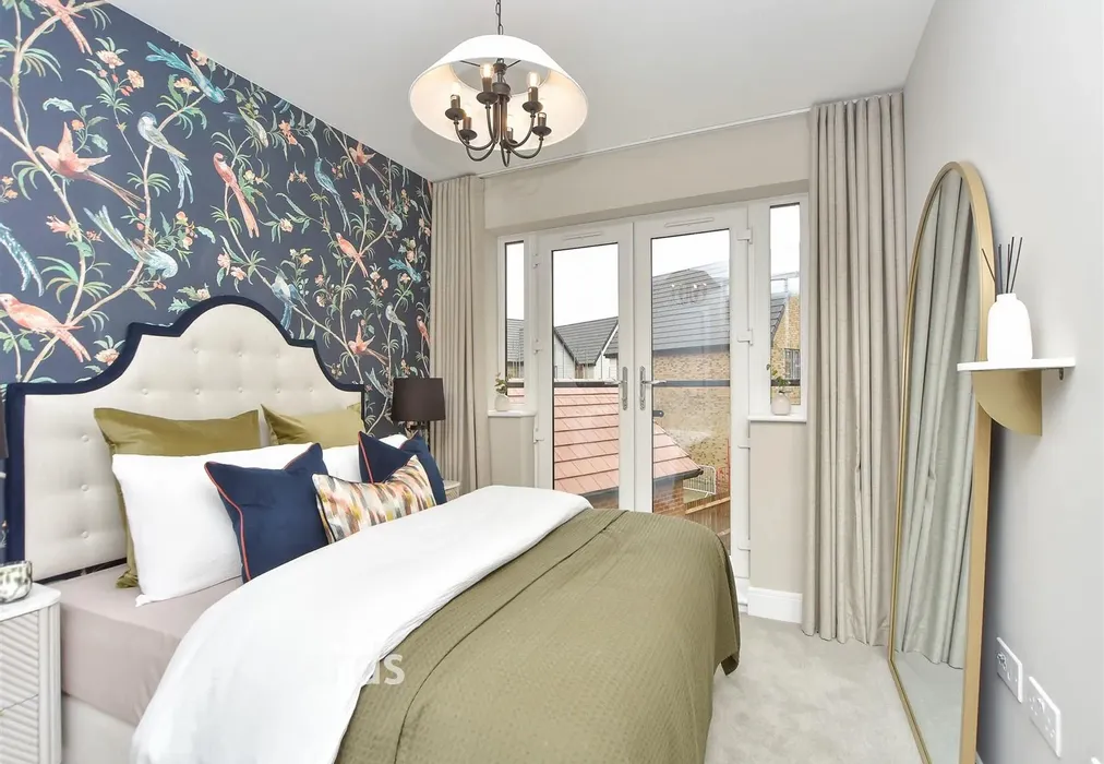 Bedroom 1 - The Willow, Faversham Lakes, Ham Road, Faversham, Kent - Wards of Kent