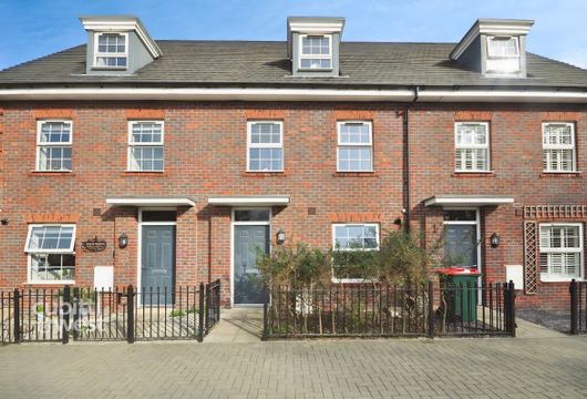 Somerley Drive, Crawley, RH10 - Wards of Kent