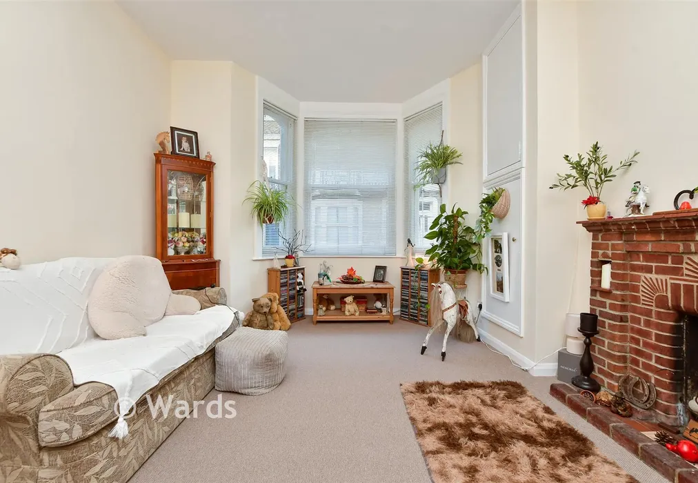 Lounge - Ethelbert Road, Margate, Kent - Wards of Kent