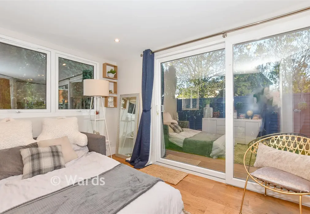 Room 1 - Medina Road, Ditton, Aylesford, Kent - Wards of Kent