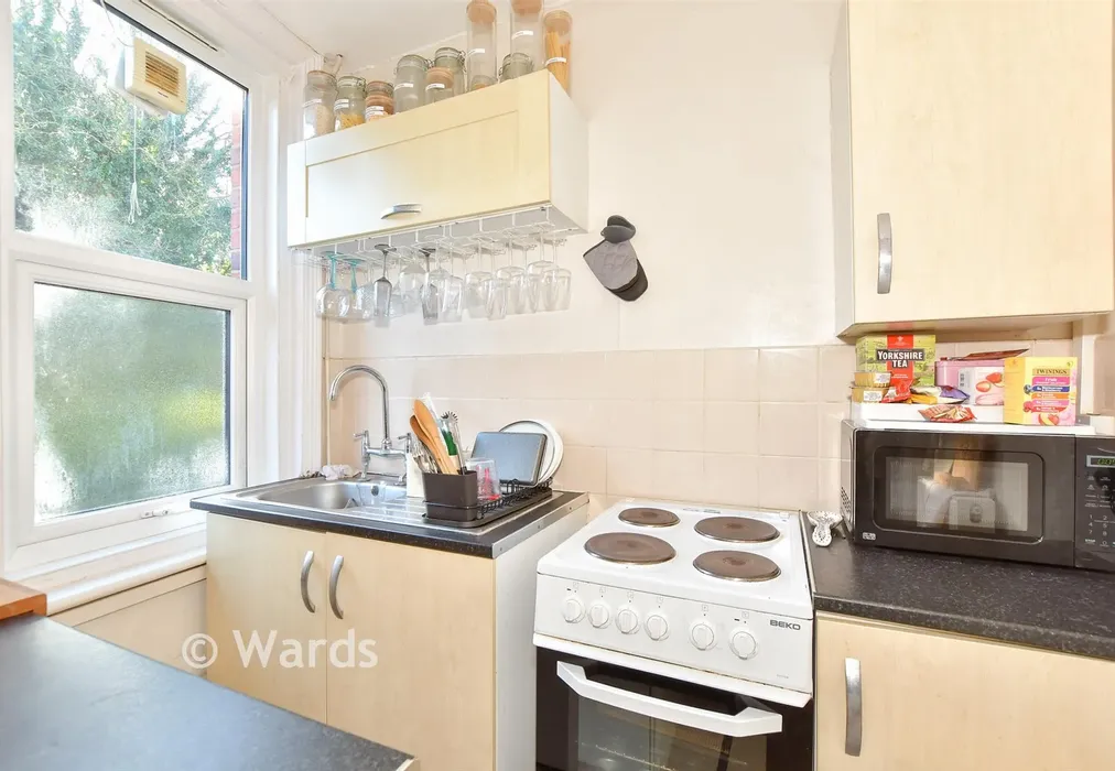 Kitchen - Broadmead Road, Folkestone, Kent - Wards of Kent