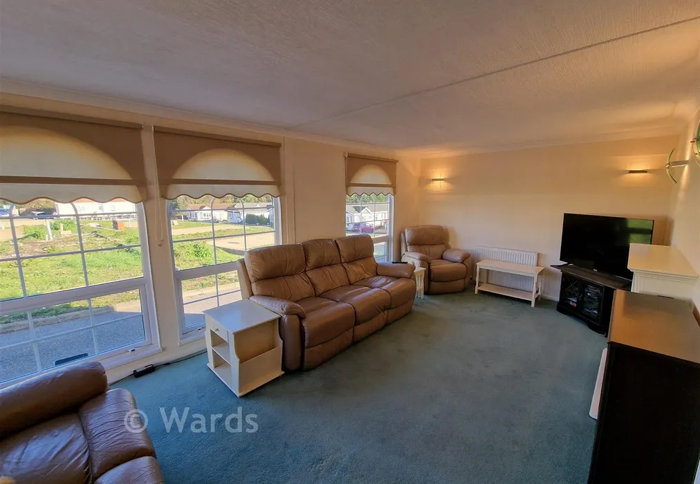 Lounge - London Road, West Kingsdown, Kent - Wards of Kent