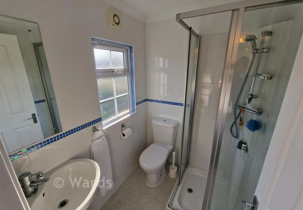 En-Suite - London Road, West Kingsdown, Kent - Wards of Kent