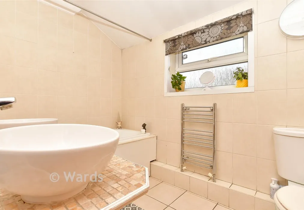 Bathroom - Chester Road, Gillingham, Kent - Wards of Kent