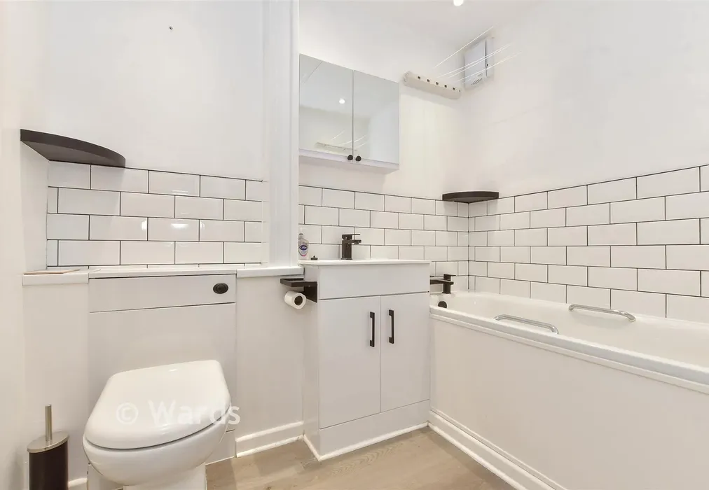 Bathroom - Lancaster Close, Ramsgate, Kent - Wards of Kent