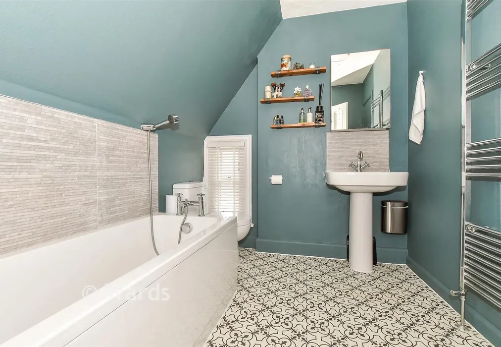 En-Suite Bathroom - St. Andrew's Road, Littlestone, New Romney, Kent - Wards of Kent