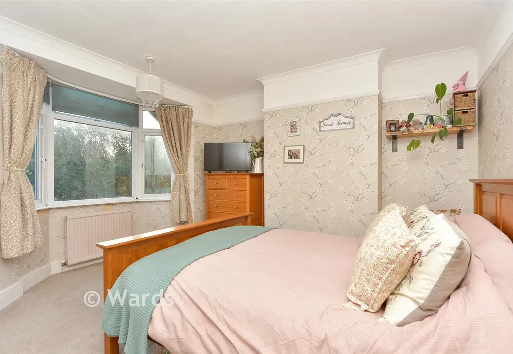 Bedroom 1 - Bull Lane, Newington, Sittingbourne, Kent - Wards of Kent