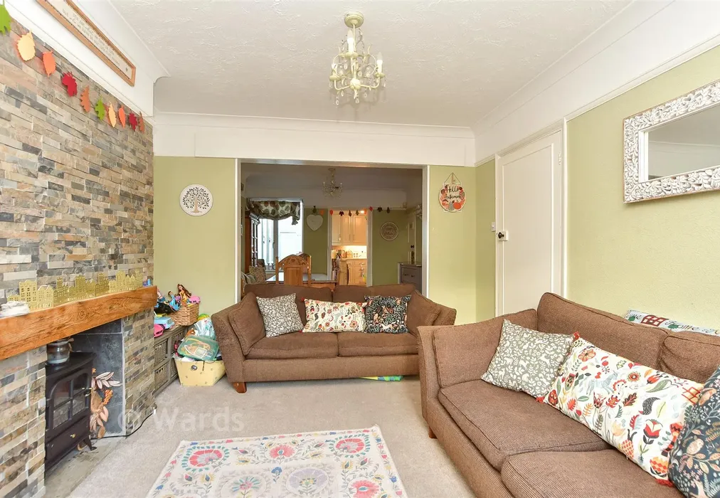 Lounge - Bull Lane, Newington, Sittingbourne, Kent - Wards of Kent