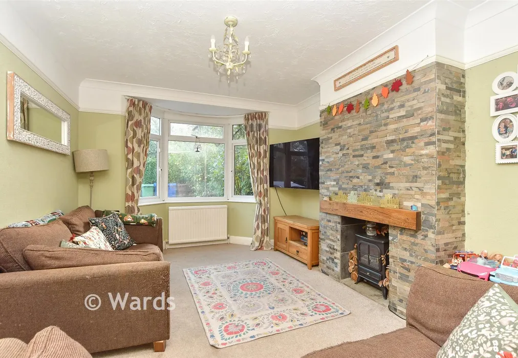 Lounge - Bull Lane, Newington, Sittingbourne, Kent - Wards of Kent