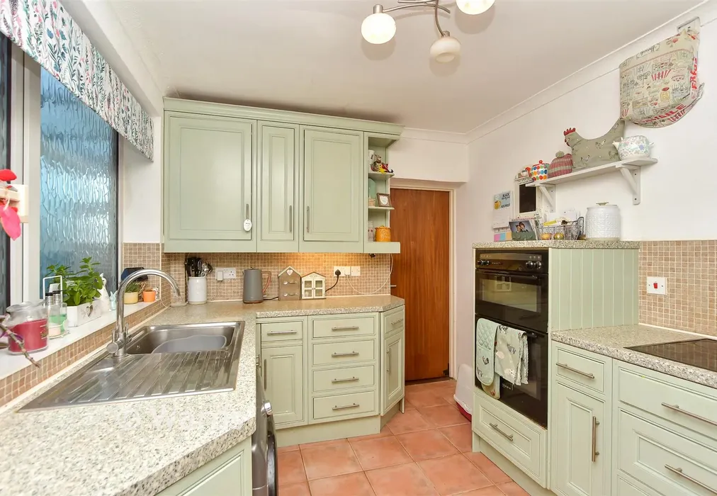 Kitchen - Bull Lane, Newington, Sittingbourne, Kent - Wards of Kent