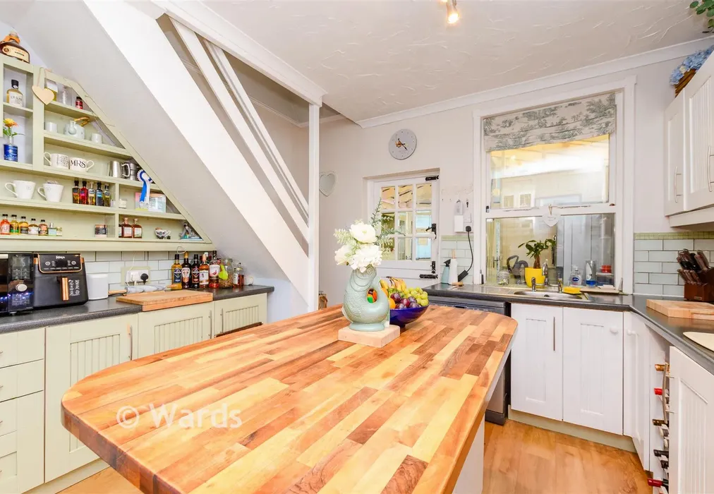 Kitchen - Basted, Sevenoaks, Kent - Wards of Kent