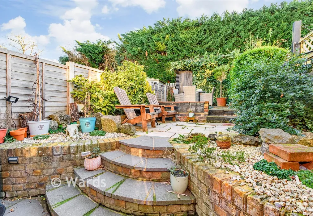 Rear Garden - Basted, Sevenoaks, Kent - Wards of Kent