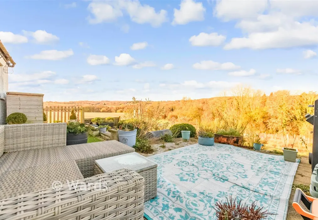 Front Garden - Basted, Sevenoaks, Kent - Wards of Kent