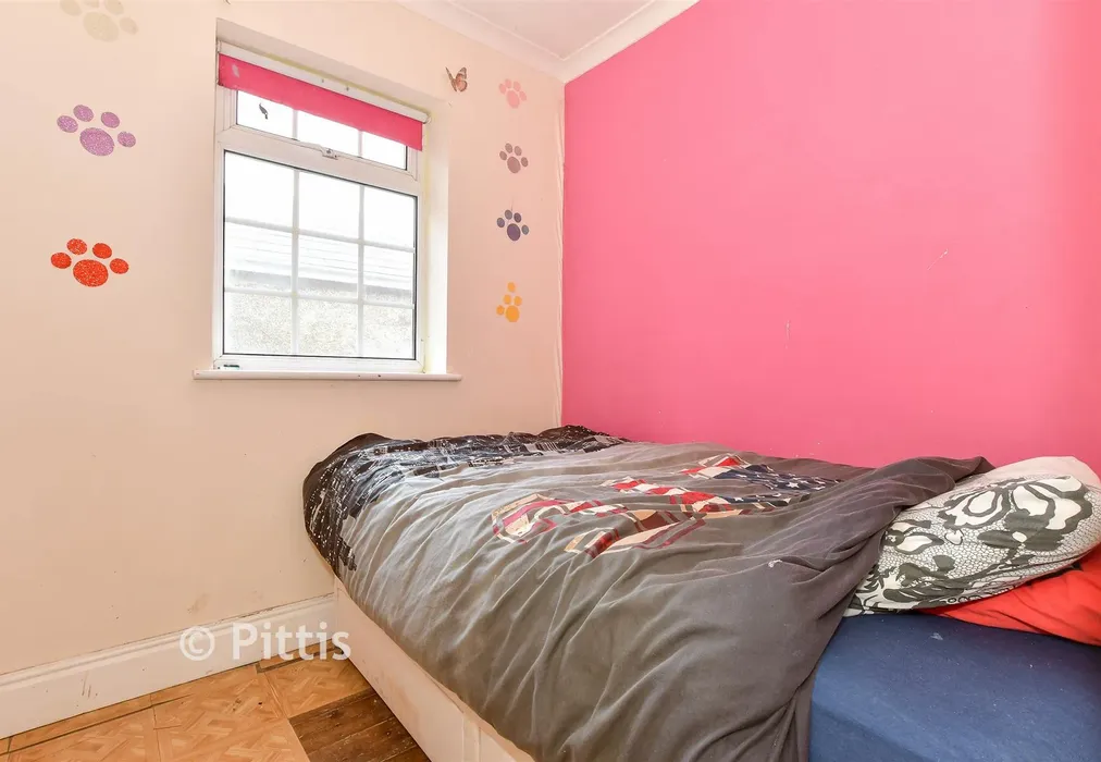 Bedroom 3 - Daniel Street, Ryde, Isle of Wight - Wards of Kent