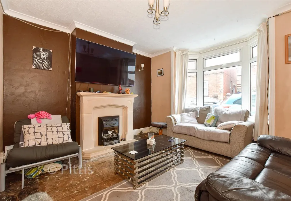 Lounge - Daniel Street, Ryde, Isle of Wight - Wards of Kent