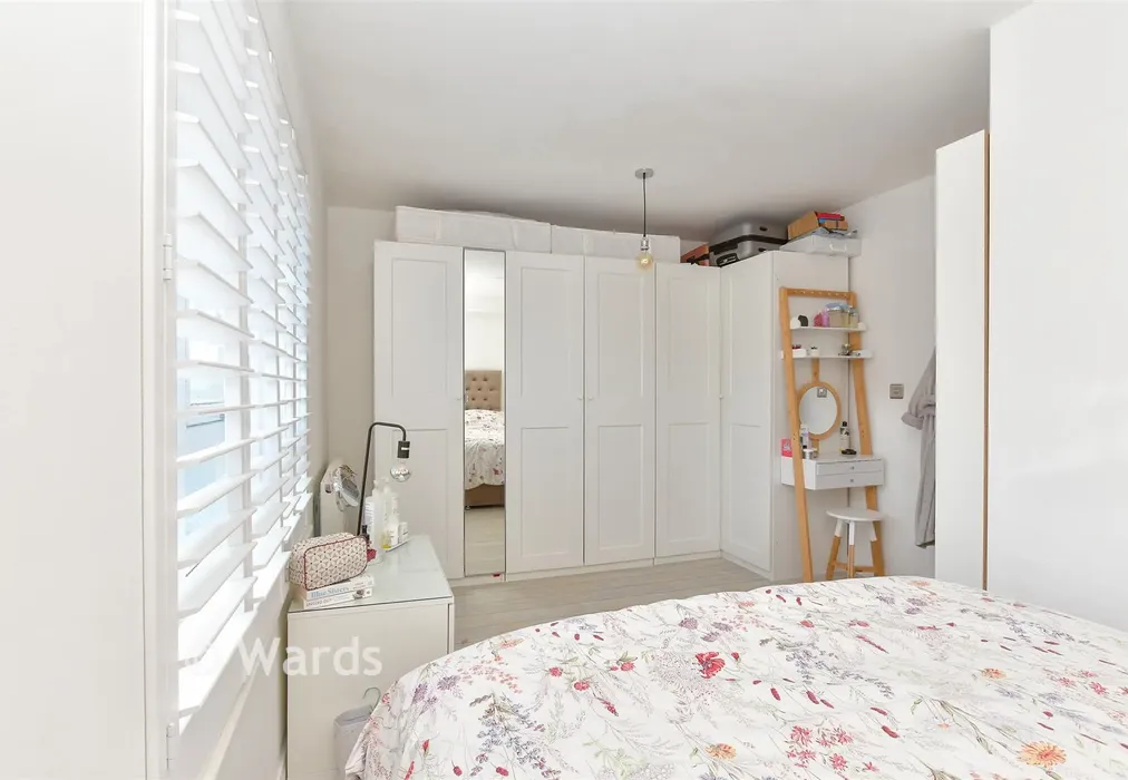 Bedroom 1 - Olympia Way, Whitstable, Kent - Wards of Kent