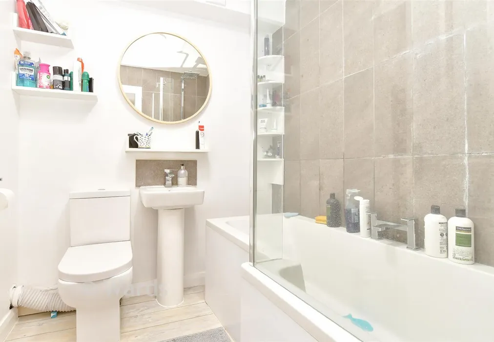 Bathroom - Olympia Way, Whitstable, Kent - Wards of Kent