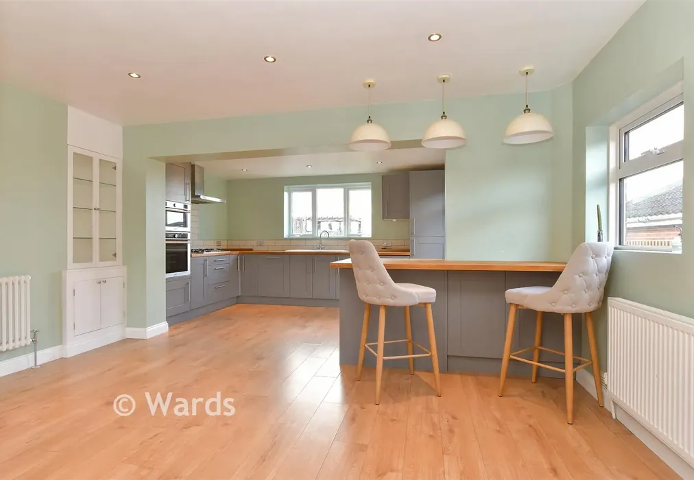 Kitchen/Dining Area - Golden Hill, Whitstable, Kent - Wards of Kent