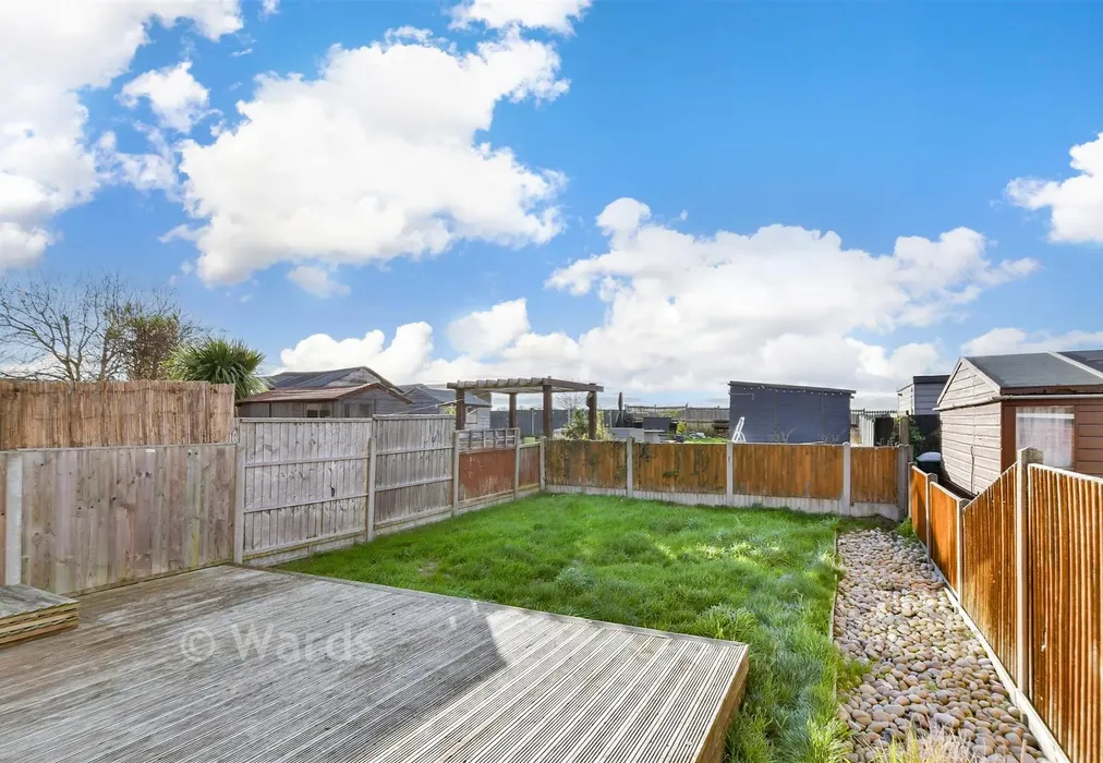 Rear Garden - Golden Hill, Whitstable, Kent - Wards of Kent