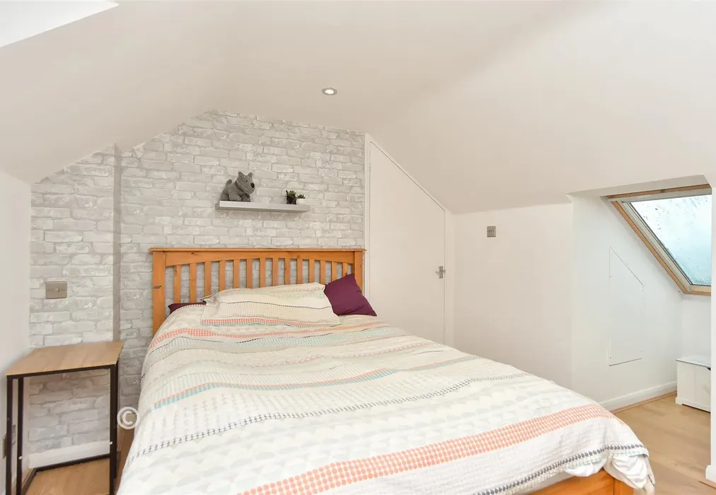 Bedroom 1 - Todd Crescent, Church Milton, Sittingbourne, Kent - Wards of Kent