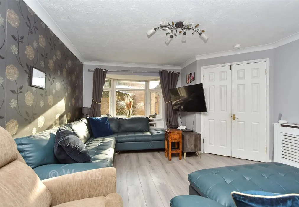 Lounge - Todd Crescent, Church Milton, Sittingbourne, Kent - Wards of Kent