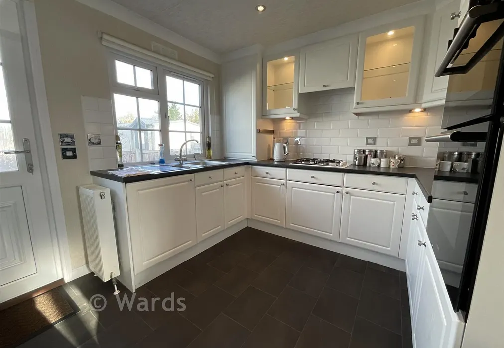 Kitchen - Maidstone Road, Paddock Wood, Kent - Wards of Kent