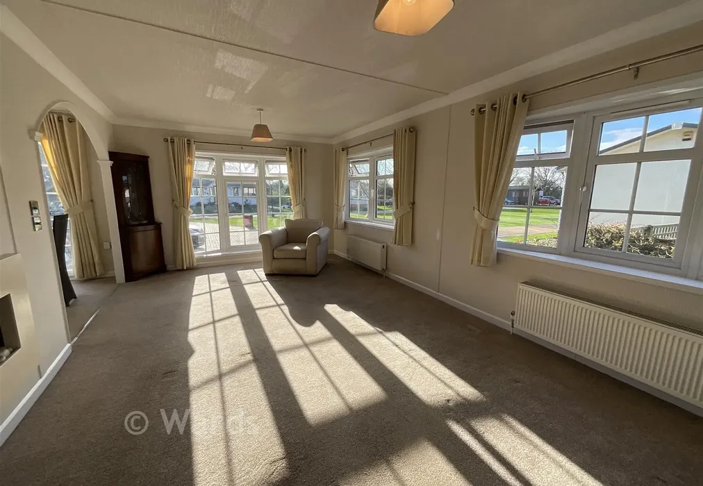 Lounge - Maidstone Road, Paddock Wood, Kent - Wards of Kent