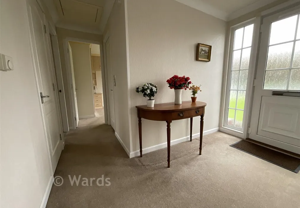 Hallway - Maidstone Road, Paddock Wood, Kent - Wards of Kent