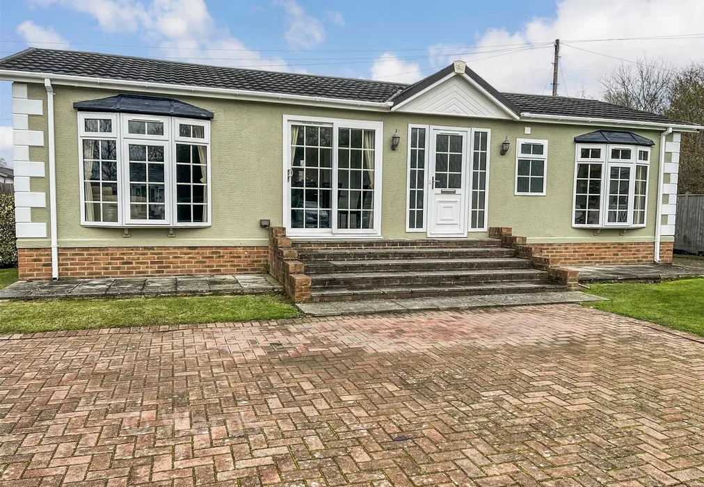 Front - Maidstone Road, Paddock Wood, Kent - Wards of Kent