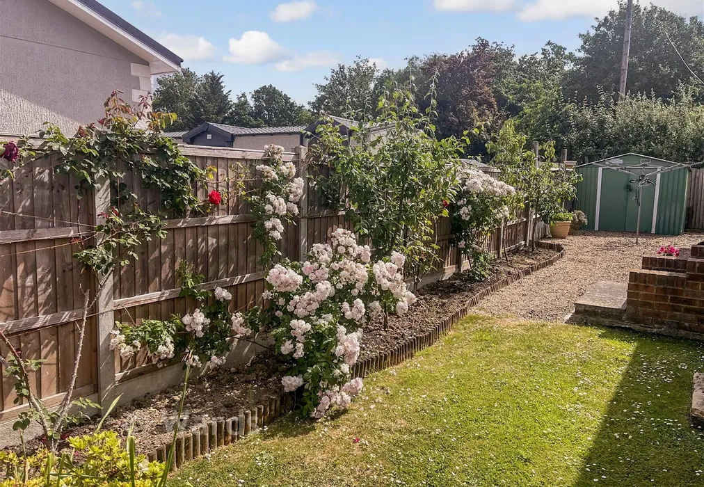 Rear Garden - Maidstone Road, Paddock Wood, Kent - Wards of Kent