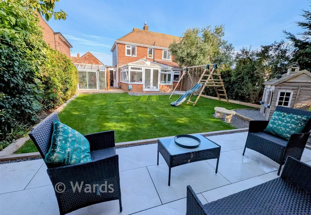 Garden - Redoubt Way, Dymchurch, Kent - Wards of Kent