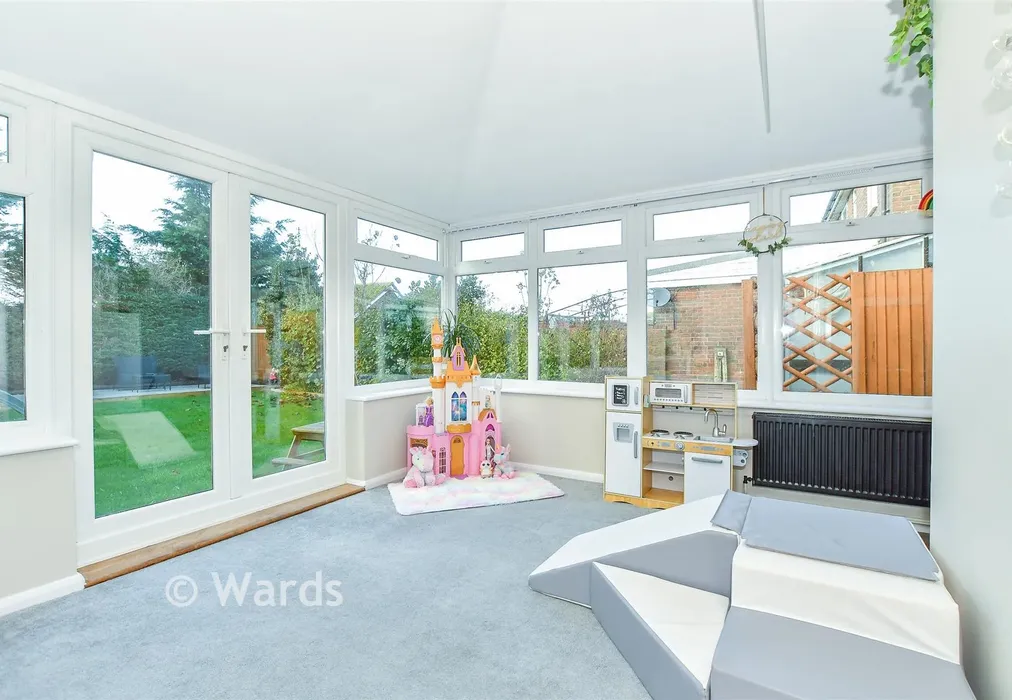 Garden - Redoubt Way, Dymchurch, Kent - Wards of Kent