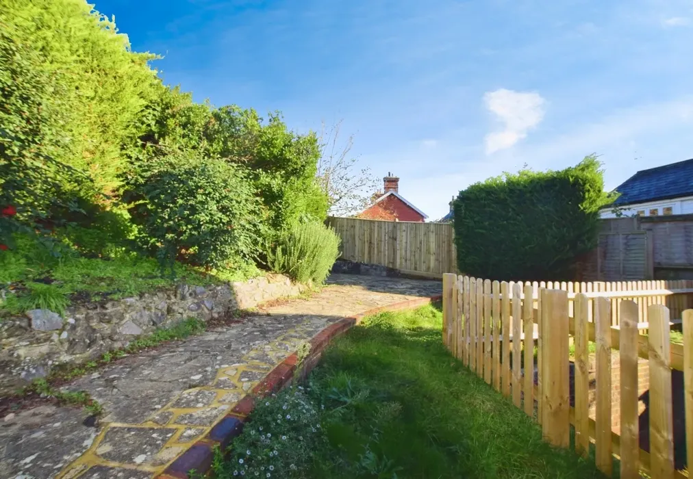 3a4c3776-DSC_3021 - Lower Street Pulborough RH20 - Wards of Kent