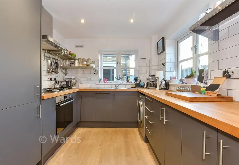 Kitchen - Swanfield Road, Whitstable, Kent - Wards of Kent