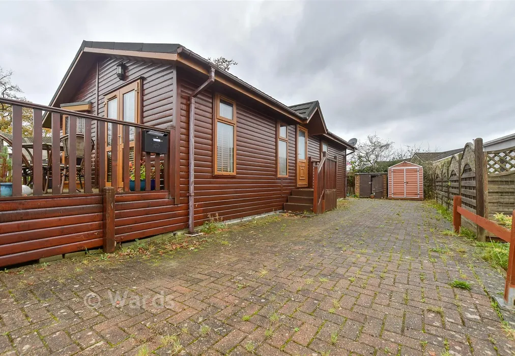 Driveway/Parking - Woodlands Park, Biddenden, Ashford, Kent - Wards of Kent