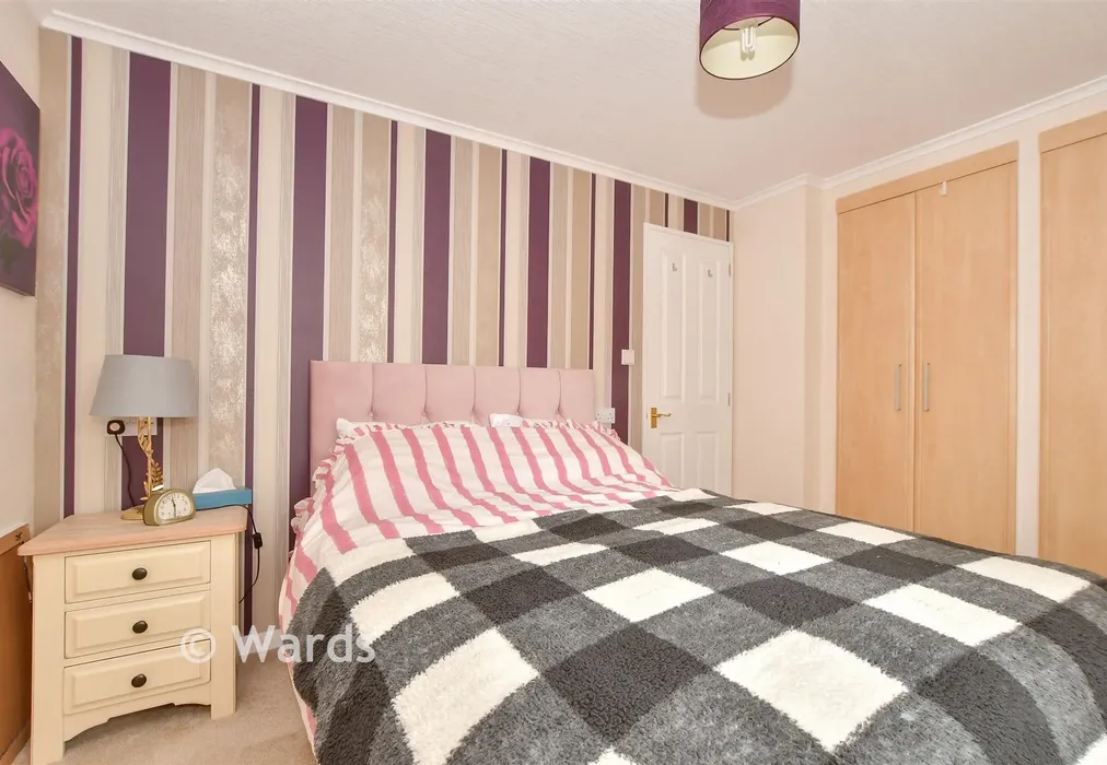 Bedroom 1 - Woodlands Park, Biddenden, Ashford, Kent - Wards of Kent