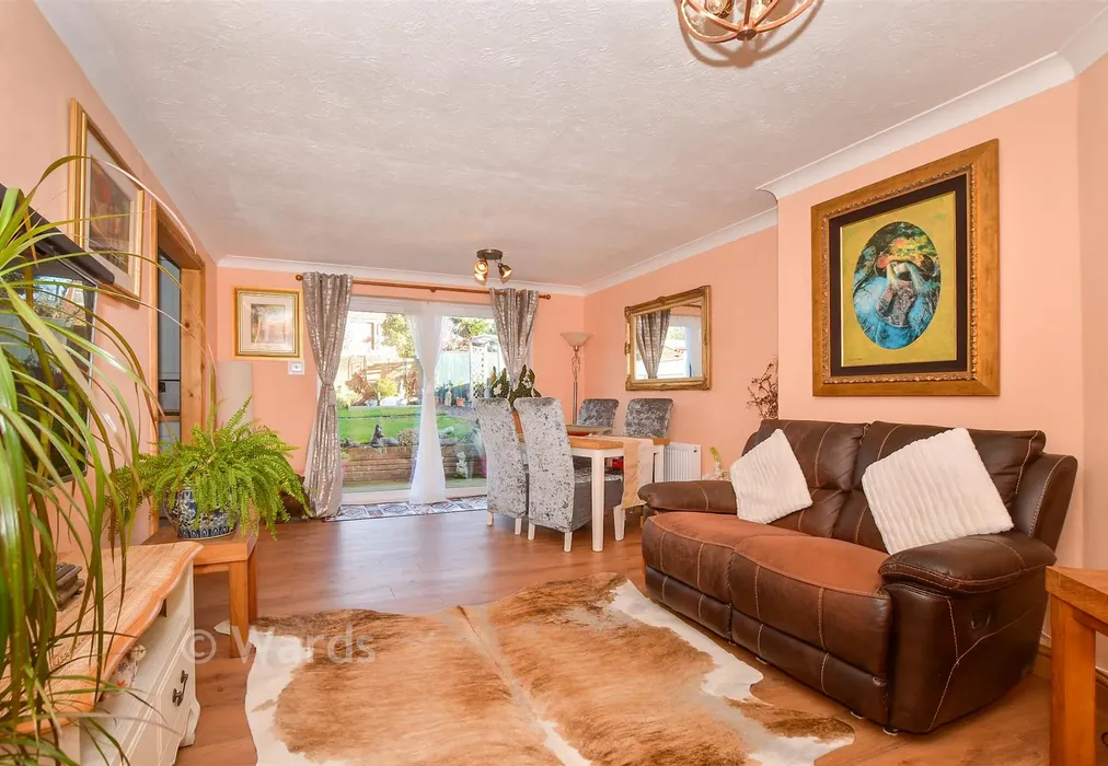 Lounge - Drake Avenue, Minster-On-Sea, Sheerness, Kent - Wards of Kent