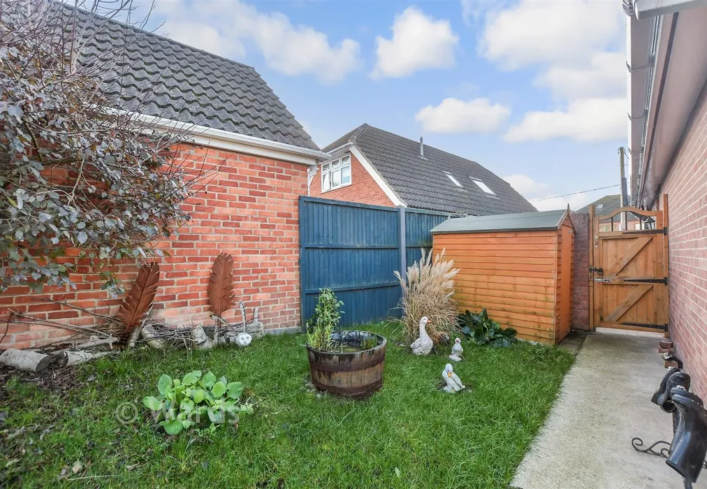 Rear Garden - Drake Avenue, Minster-On-Sea, Sheerness, Kent - Wards of Kent