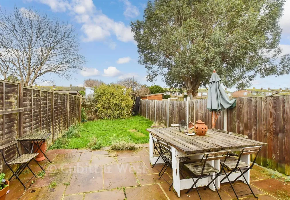 Rear Garden - Ardingly Drive, Goring-By-Sea, Worthing, West Sussex - Wards of Kent
