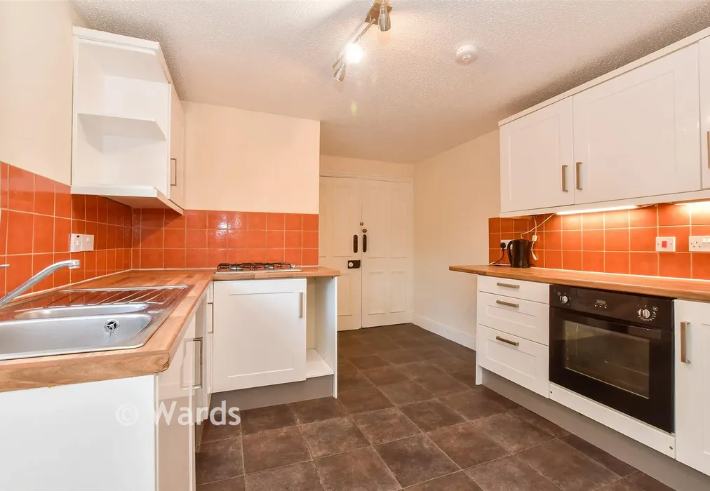 Kitchen - Stanhope Road, Deal, Kent - Wards of Kent