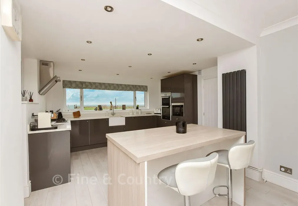 Kitchen - Sea Road, Westgate-On-Sea, Kent - Wards of Kent