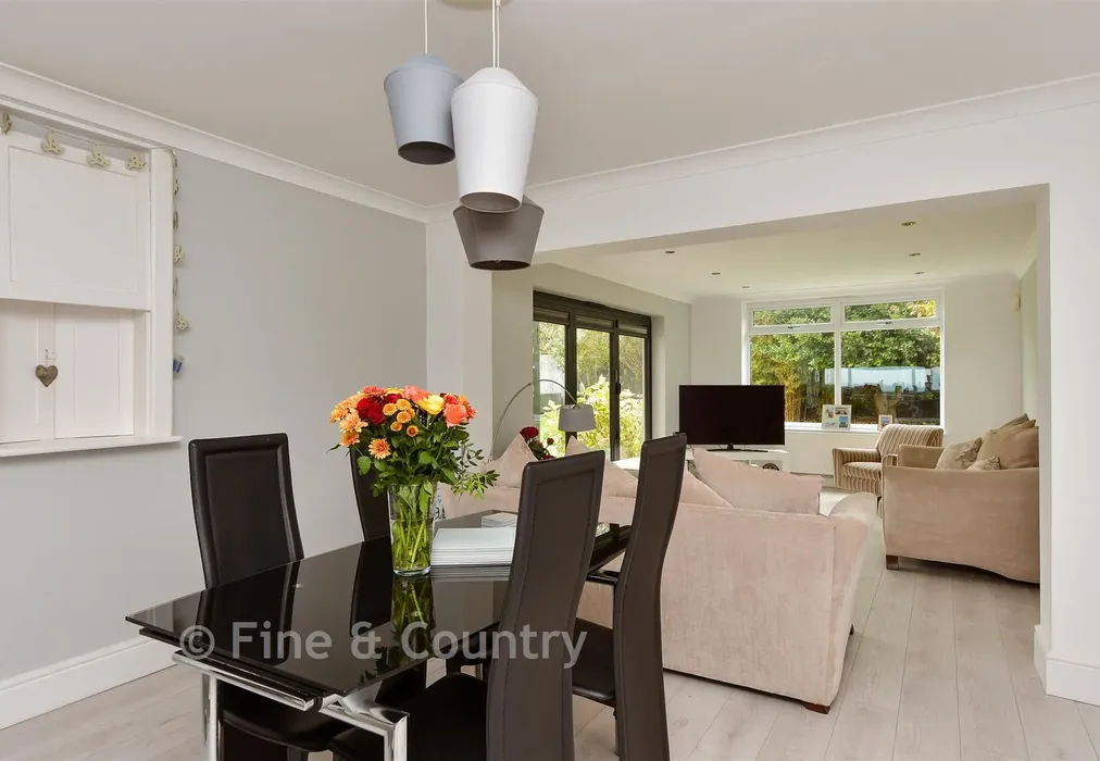 Breakfast Area - Sea Road, Westgate-On-Sea, Kent - Wards of Kent