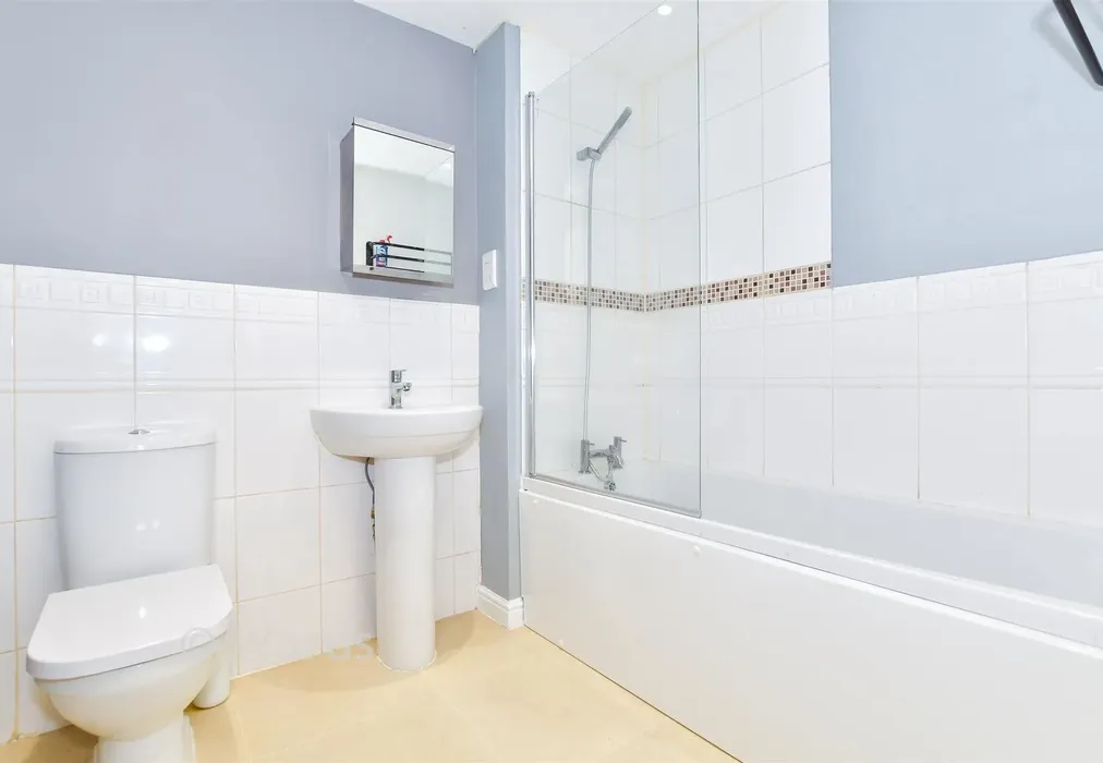 Bathroom - Brampton Field, Ditton, Aylesford, Kent - Wards of Kent