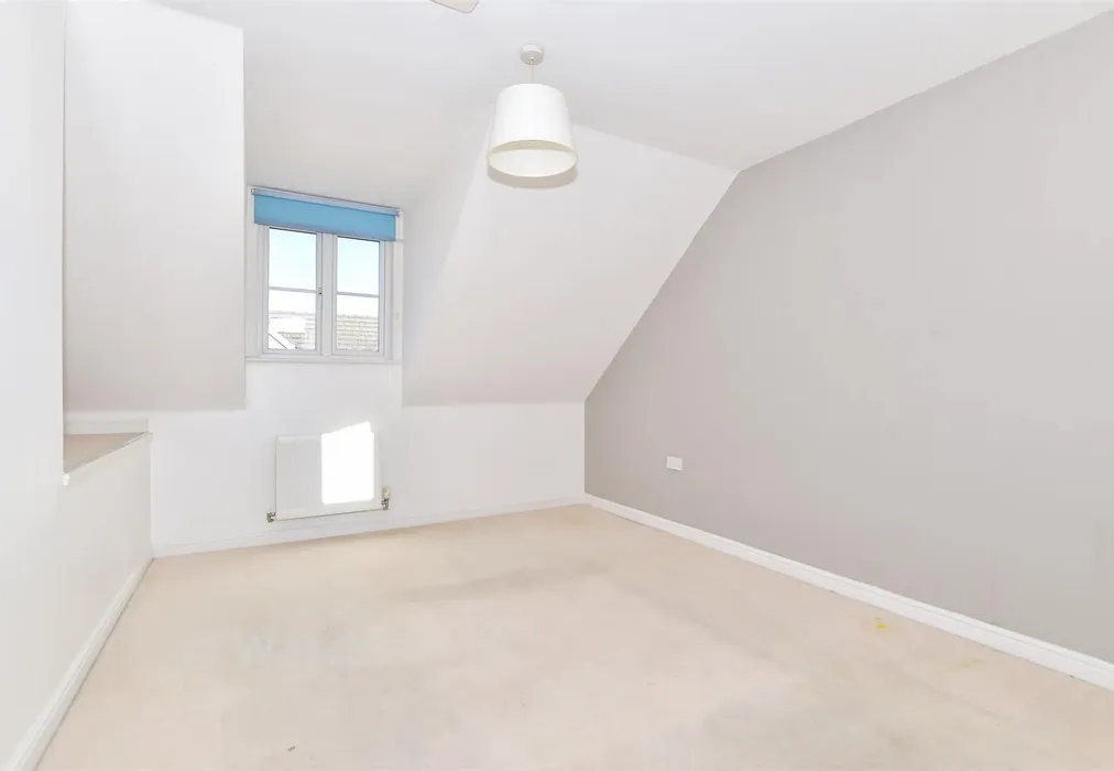 Bedroom 1 - Brampton Field, Ditton, Aylesford, Kent - Wards of Kent