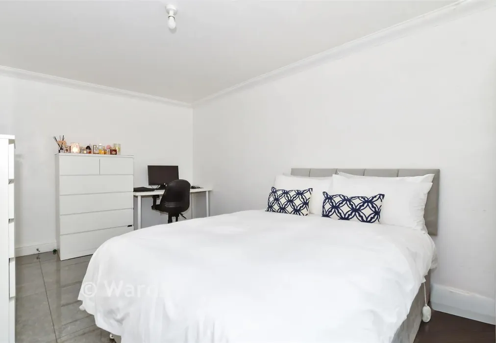 Bedroom - St. George's Square, Maidstone, Kent - Wards of Kent