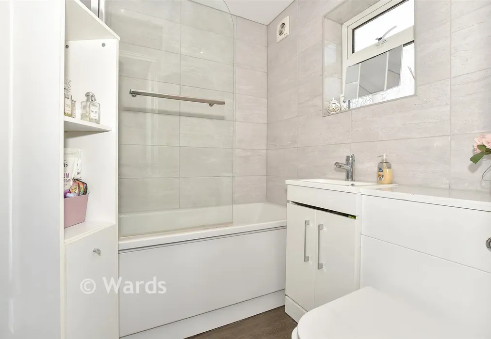 Bathroom - Hunters Forstal Road, Herne Bay, Kent - Wards of Kent