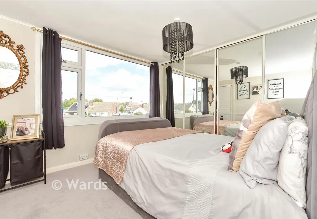 Bedroom 1 - Hunters Forstal Road, Herne Bay, Kent - Wards of Kent