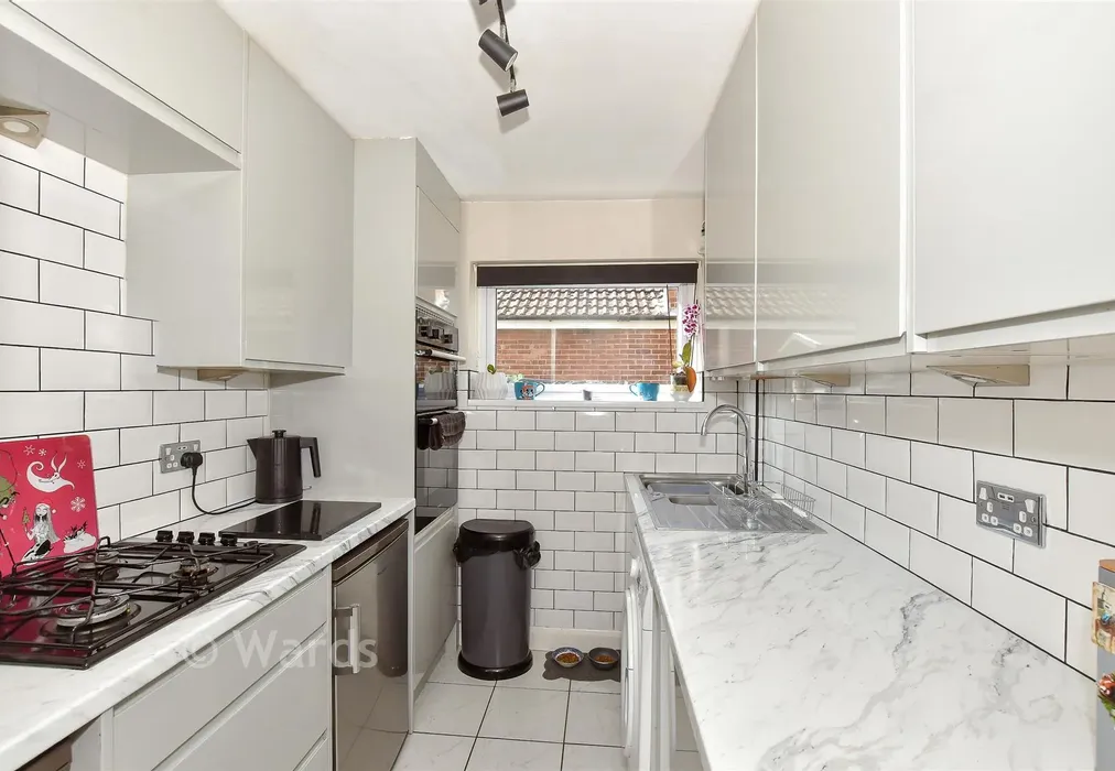 Kitchen - Hunters Forstal Road, Herne Bay, Kent - Wards of Kent